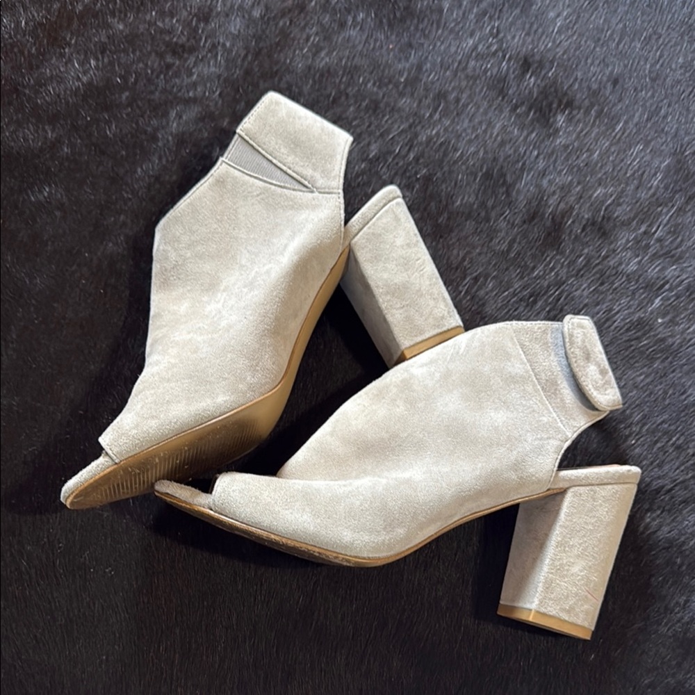 Steve Madden nonstp gray booties